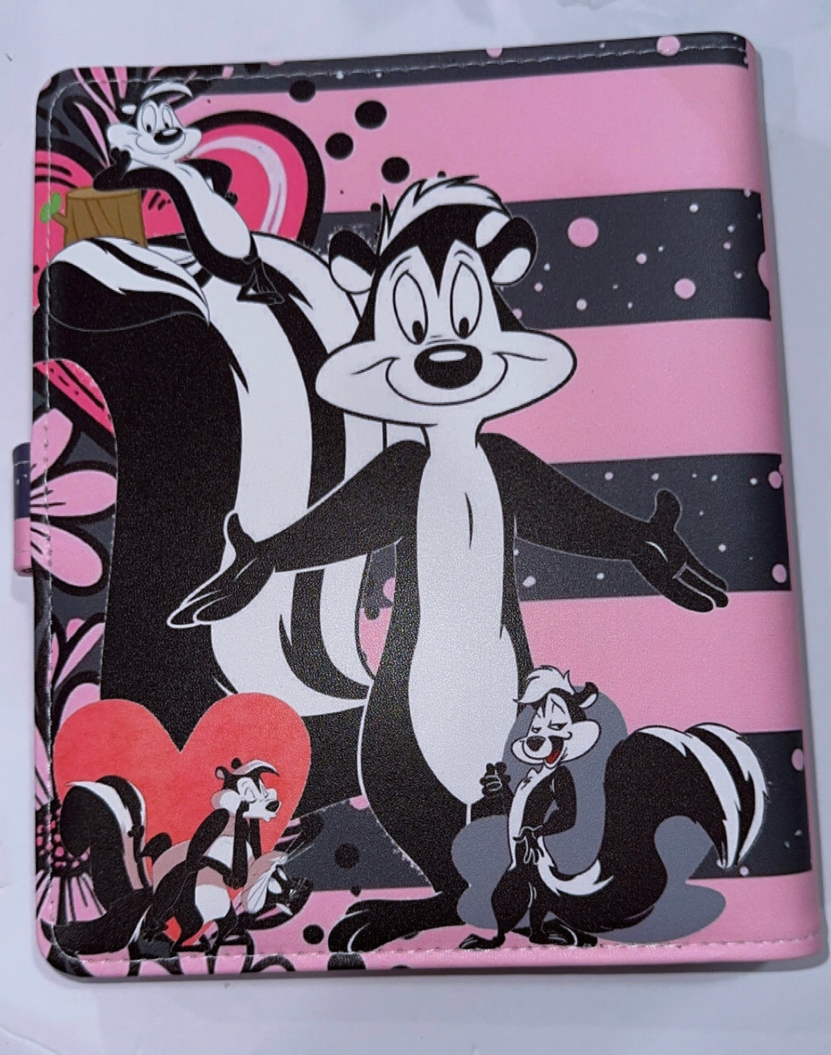 Pepé Le Pew A5 Binder & Paper