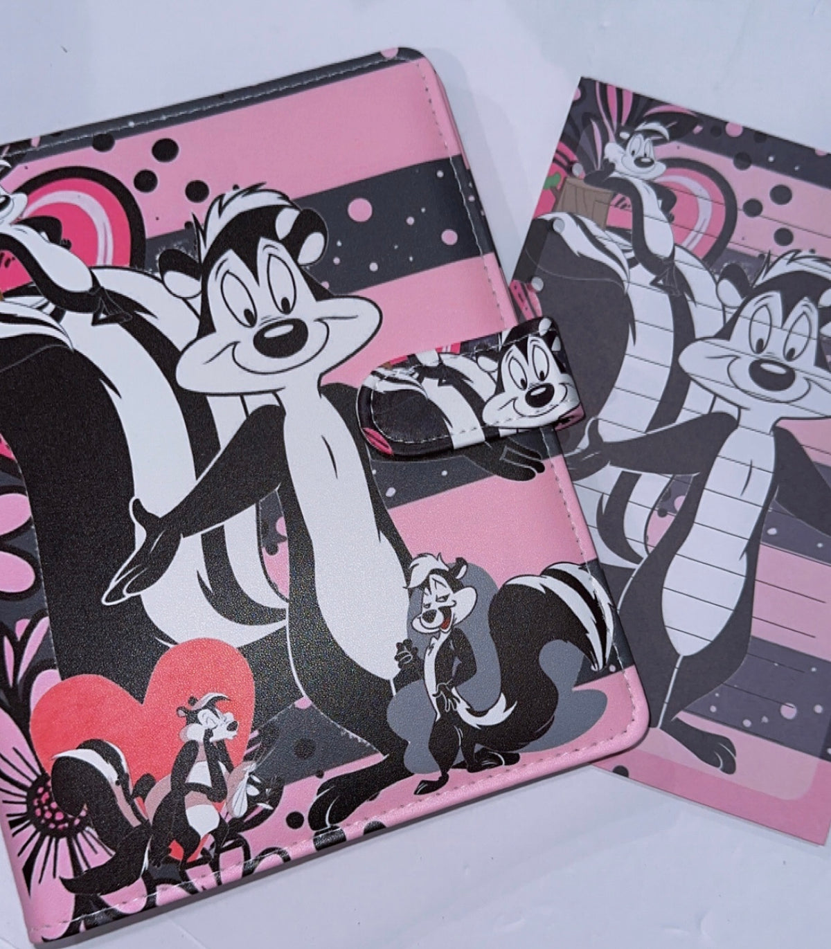 Pepé Le Pew A5 Binder & Paper