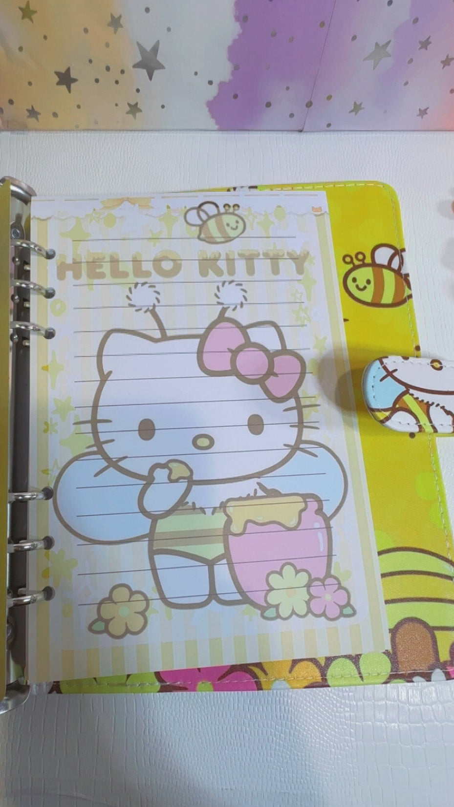 Hello Kitty -Honey Bee