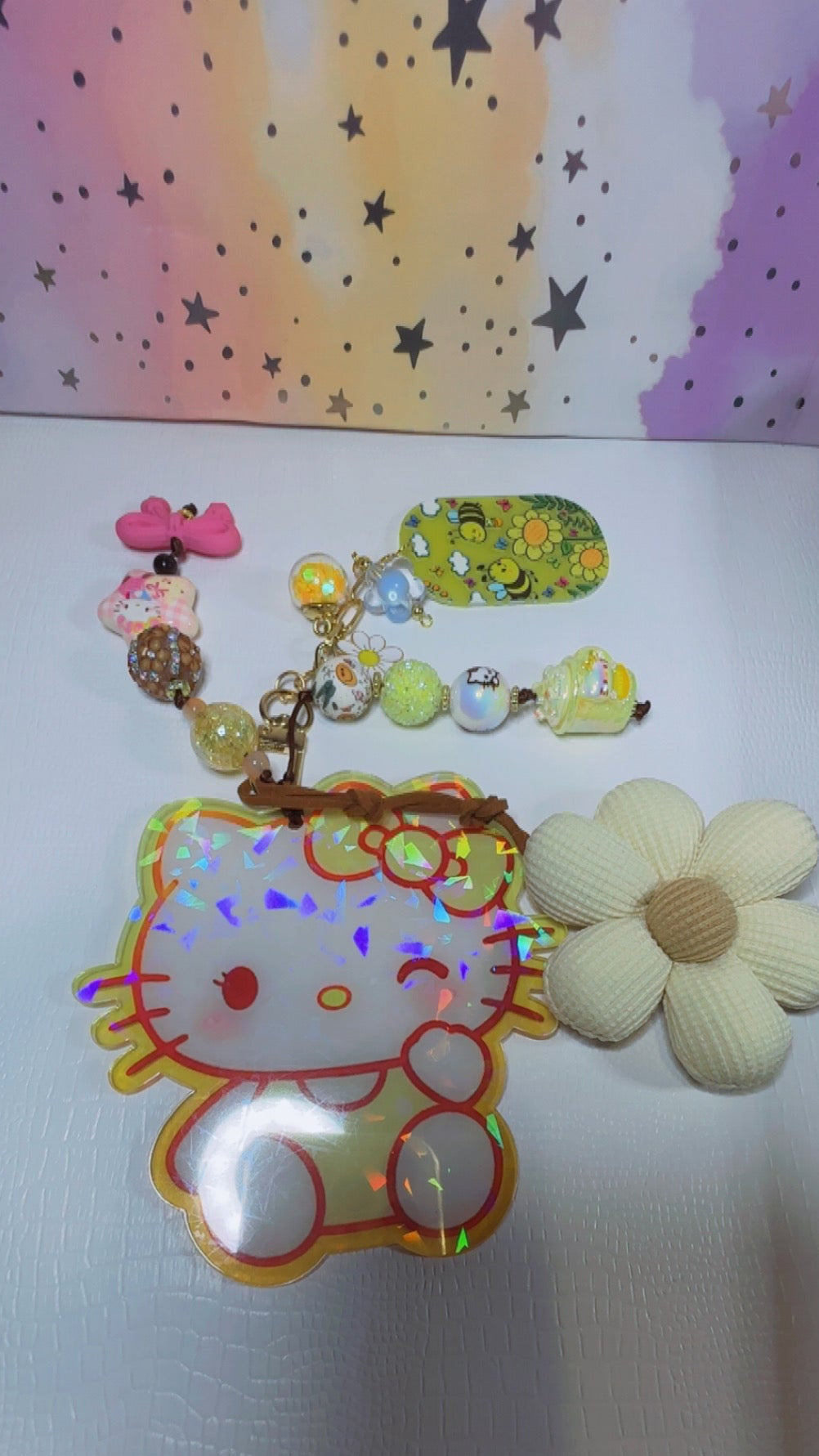 Hello Kitty -Honey Bee